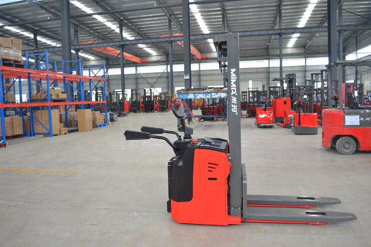 湖南榮洲機械設(shè)備有限公司,移動式升降平臺價格,湖南升降貨梯,塑料托盤批發(fā),固定式升降平臺,曲臂式升降平臺,汽車尾板,全電動叉車 湖南榮洲機械設(shè)備有限公司,移動式升降平臺價格,湖南升降貨梯,塑料托盤批發(fā),固定式升降平臺,曲臂式升降平臺,汽車尾板,全電動叉車