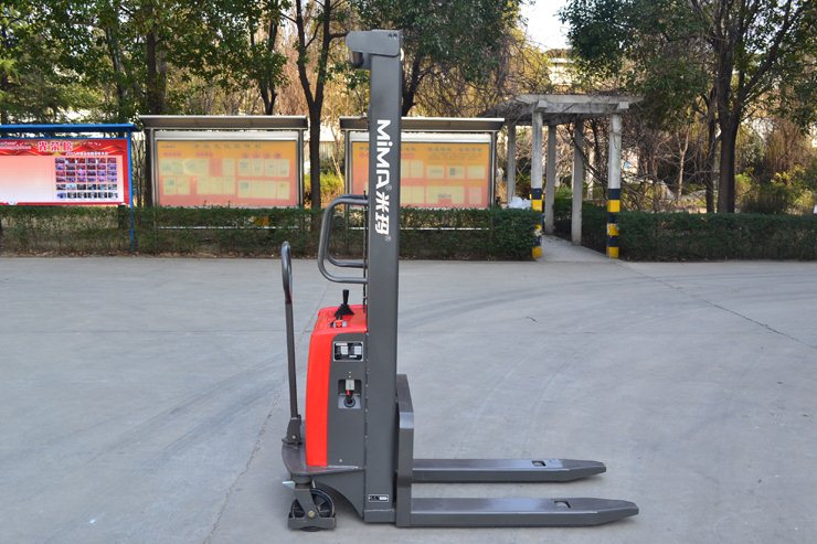 湖南榮洲機(jī)械設(shè)備有限公司,移動式升降平臺價格,湖南升降貨梯,塑料托盤批發(fā),固定式升降平臺,曲臂式升降平臺,汽車尾板,全電動叉車 湖南榮洲機(jī)械設(shè)備有限公司,移動式升降平臺價格,湖南升降貨梯,塑料托盤批發(fā),固定式升降平臺,曲臂式升降平臺,汽車尾板,全電動叉車