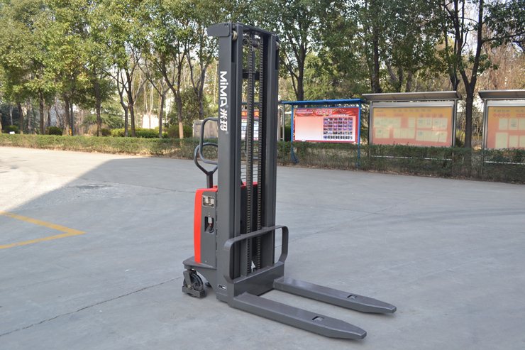 湖南榮洲機(jī)械設(shè)備有限公司,移動式升降平臺價格,湖南升降貨梯,塑料托盤批發(fā),固定式升降平臺,曲臂式升降平臺,汽車尾板,全電動叉車 湖南榮洲機(jī)械設(shè)備有限公司,移動式升降平臺價格,湖南升降貨梯,塑料托盤批發(fā),固定式升降平臺,曲臂式升降平臺,汽車尾板,全電動叉車