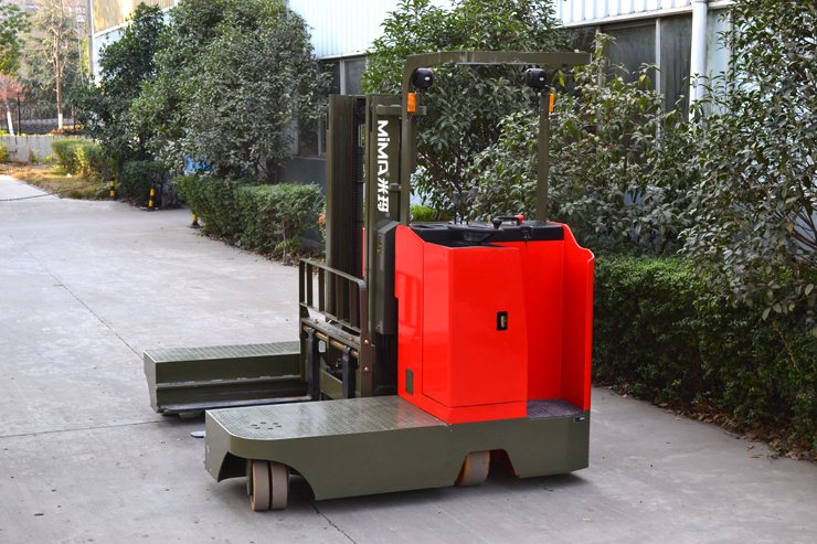 湖南榮洲機(jī)械設(shè)備有限公司,移動式升降平臺價(jià)格,湖南升降貨梯,塑料托盤批發(fā),固定式升降平臺,曲臂式升降平臺,汽車尾板,全電動叉車