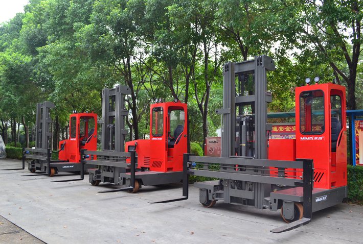 湖南榮洲機械設備有限公司,移動式升降平臺價格,湖南升降貨梯,塑料托盤批發(fā),固定式升降平臺,曲臂式升降平臺,汽車尾板,全電動叉車 湖南榮洲機械設備有限公司,移動式升降平臺價格,湖南升降貨梯,塑料托盤批發(fā),固定式升降平臺,曲臂式升降平臺,汽車尾板,全電動叉車