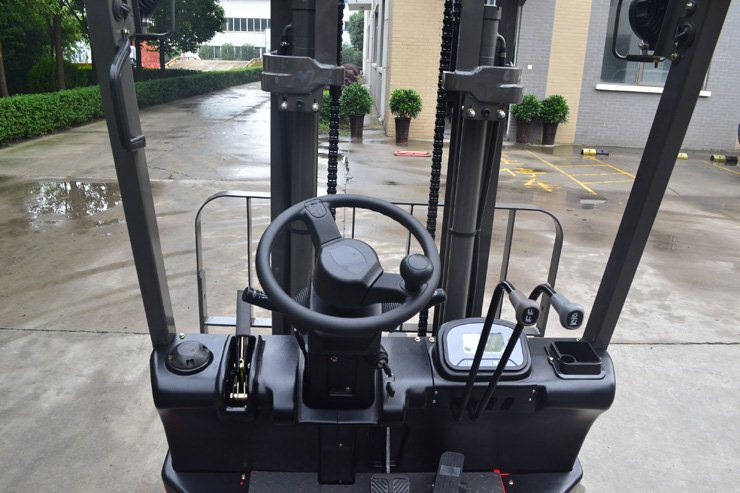 湖南榮洲機(jī)械設(shè)備有限公司,移動式升降平臺價(jià)格,湖南升降貨梯,塑料托盤批發(fā),固定式升降平臺,曲臂式升降平臺,汽車尾板,全電動叉車